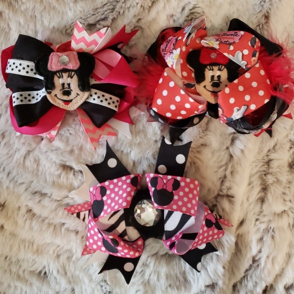 Minnie mouse hair bows